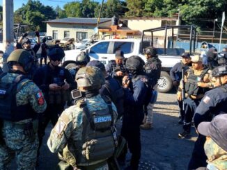 Matan a un policía municipal y hieren a 4 agentes más en Tingüindín, Michoacán