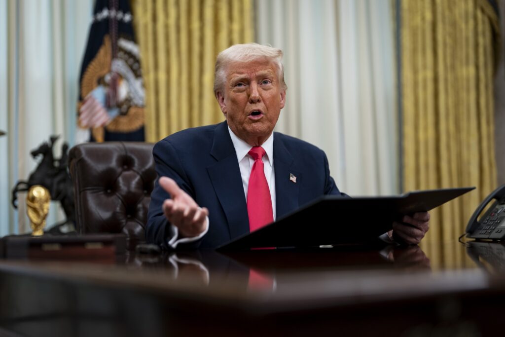 Trump reconoce que México «trabaja mucho más» contra la migración y las drogas