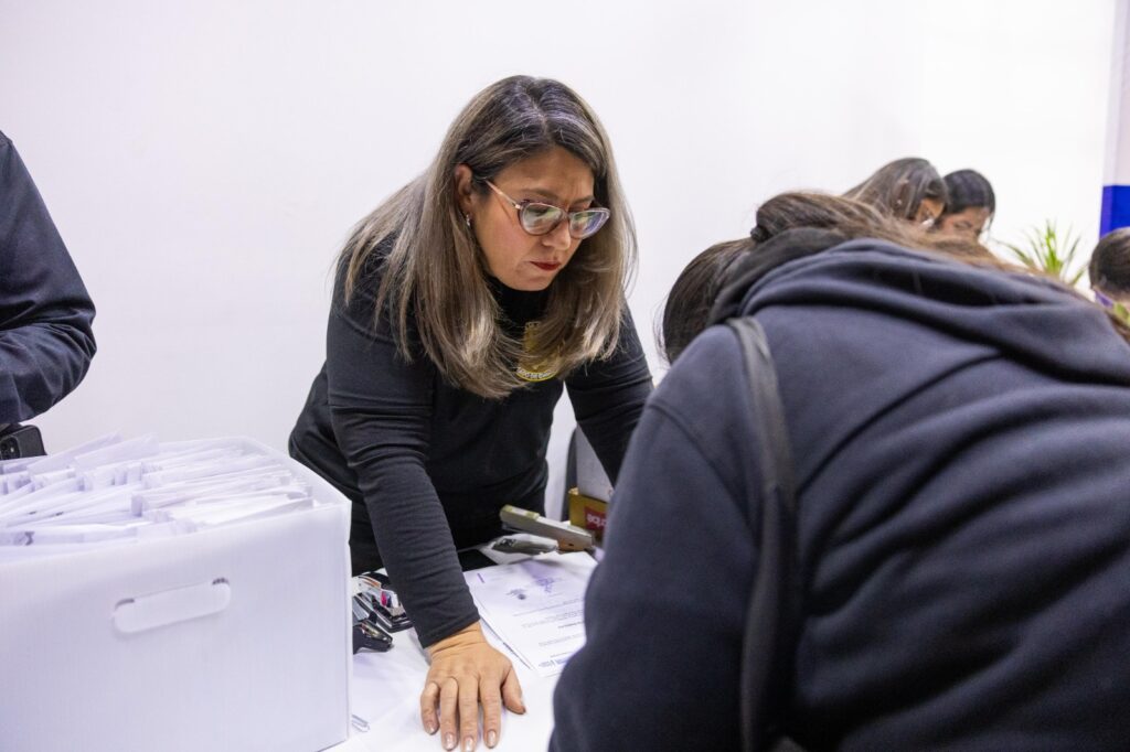 Entrega FGE a través de FANVI tarjetas de monedero electrónico a 4 mil 087 familias