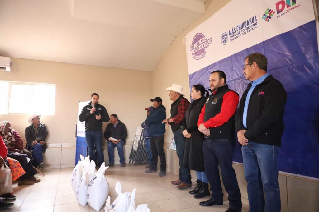 Entregan apoyos alimentarios a comunidades indígenas de Guazapares