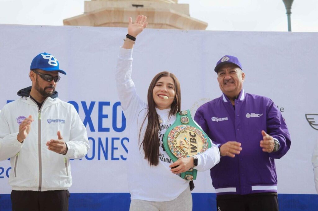 Participan miles de chihuahuenses en la Clase Nacional de Boxeo en la Plaza del Ángel