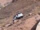 Rescatan camioneta que desbarrancó del mirador del Cerro El Coronel
