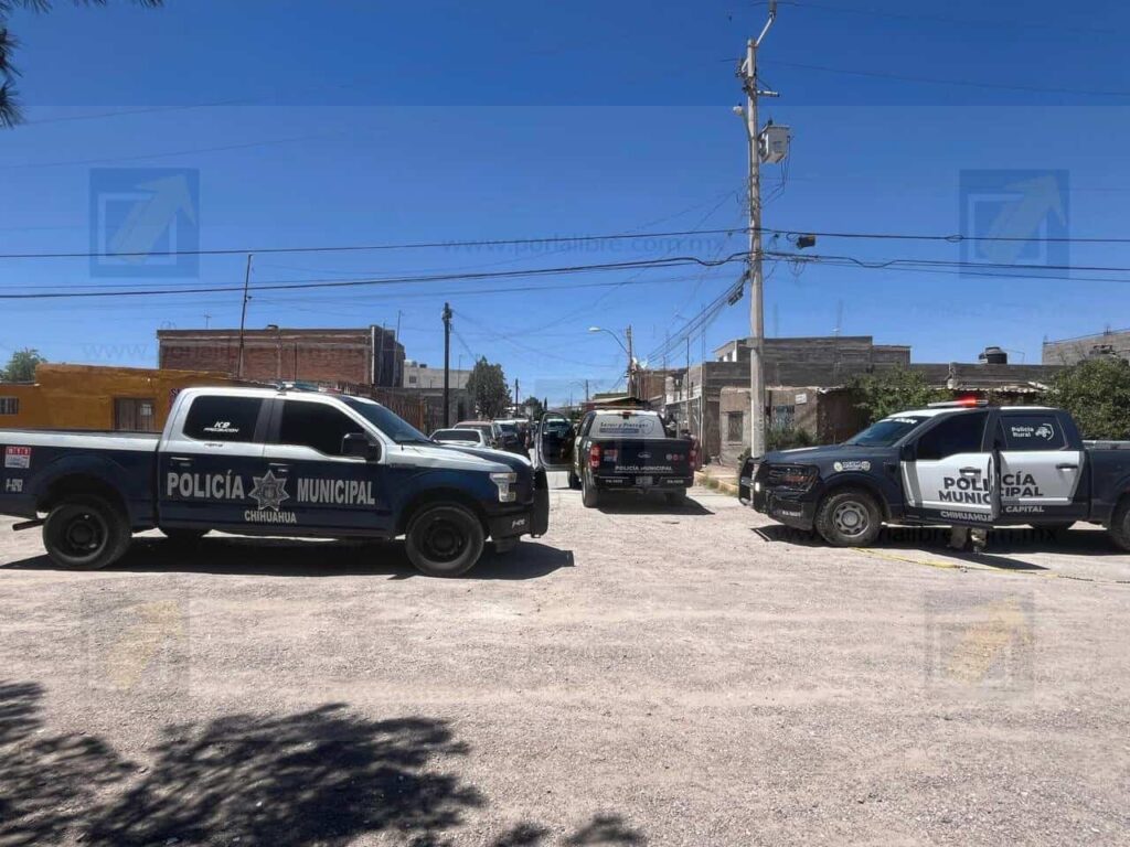 Joven se atrinchera en puesto de comida y amenaza con autolesionarse en la colonia Antorcha Popular