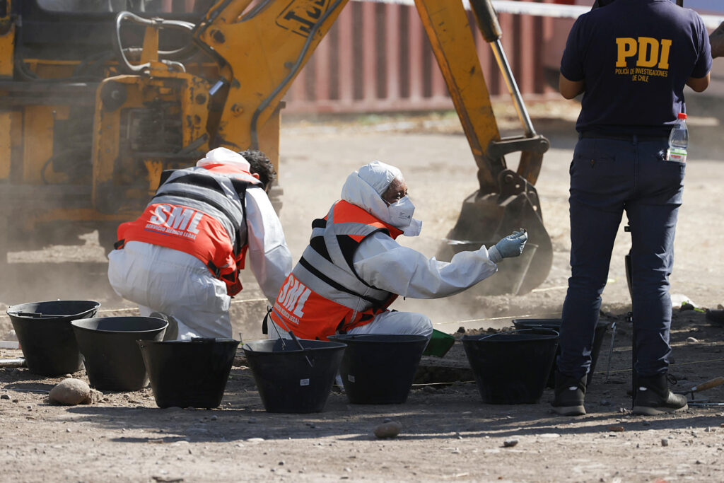 Inician histórica excavación en cuartel chileno en busca de desaparecidos de la dictadura