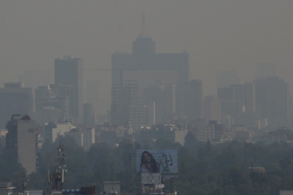 Se mantiene la contingencia ambiental en el Valle de México: ¿Qué autos no circulan este domingo?