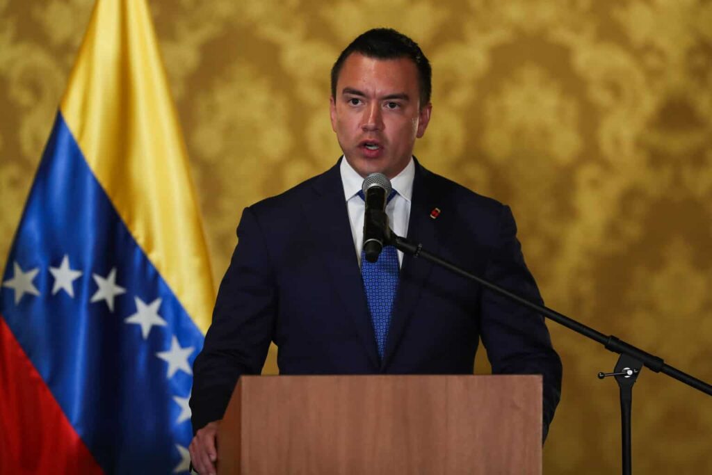 Noboa acusa a Petro de impulsar supuesta incursión de guerrilleros colombianos en Ecuador