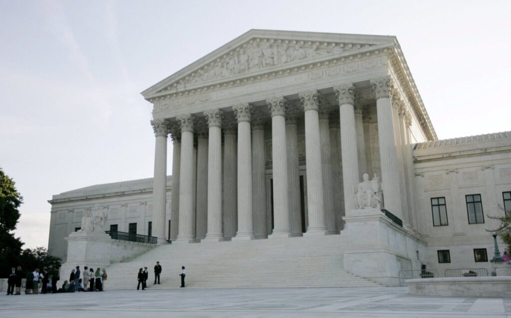 Tribunal de EE.UU. bloquea el arancel global del 10 % de Trump por ilegal