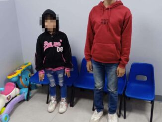 Piden apoyo para encontrar a familia de dos niños extraviados