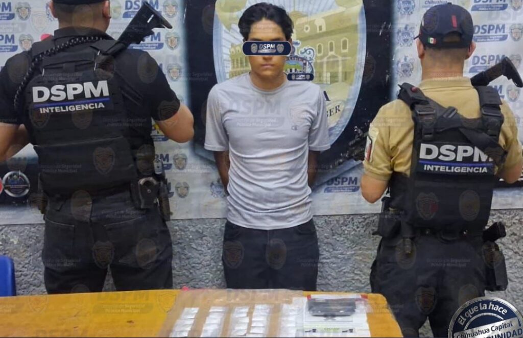 Detiene Policía Municipal a hombre con 50 envoltorios de droga en la colonia Villa