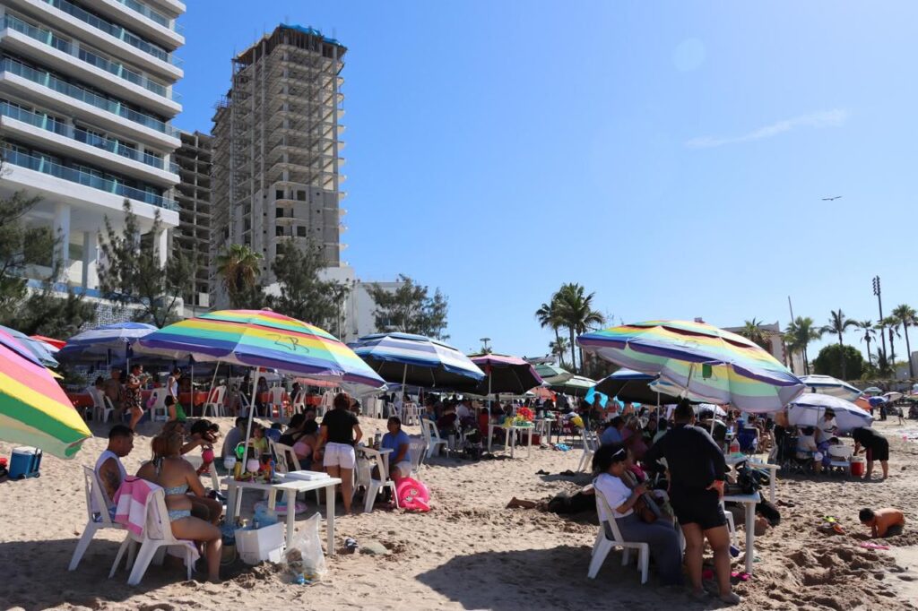 Puente por el Día del Maestro deja una derrama de 639 mdp en Mazatlán