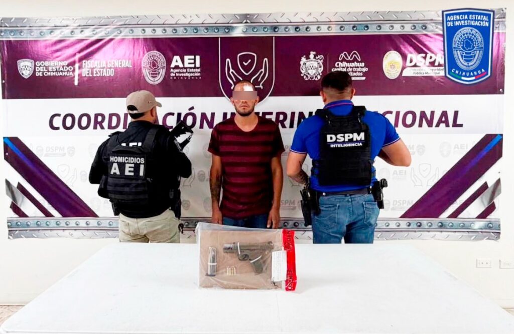Presentan a presunto homicida del motel Delicias; capturado tras persecución y choque