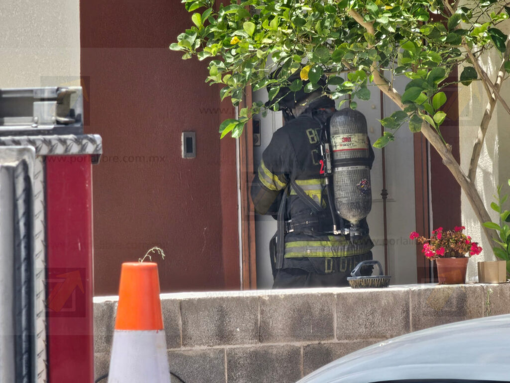 Se registra fuerte incendio en vivienda en Romanzza 2
