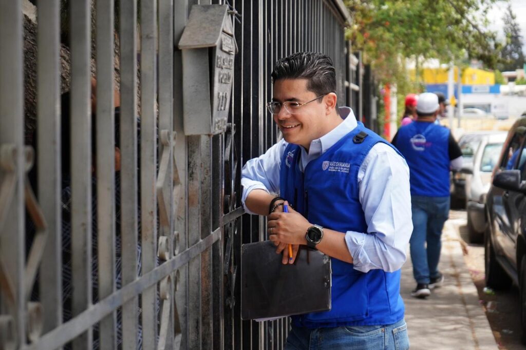 Rafa Loera recorre colonias en la zona Centro-Sur