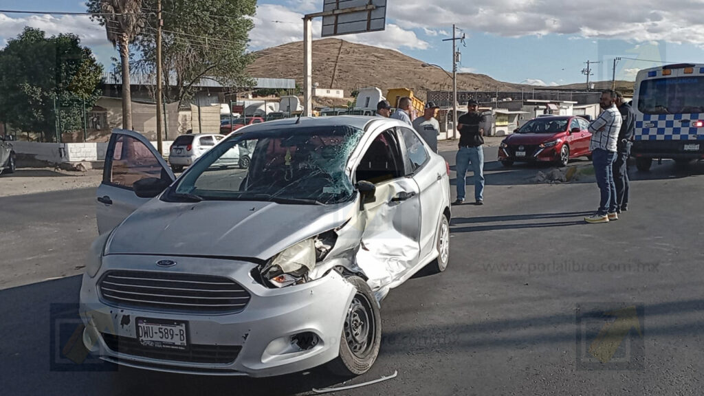 Choque en cruce carretero deja un lesionado en la vía Chihuahua a Cuauhtémoc