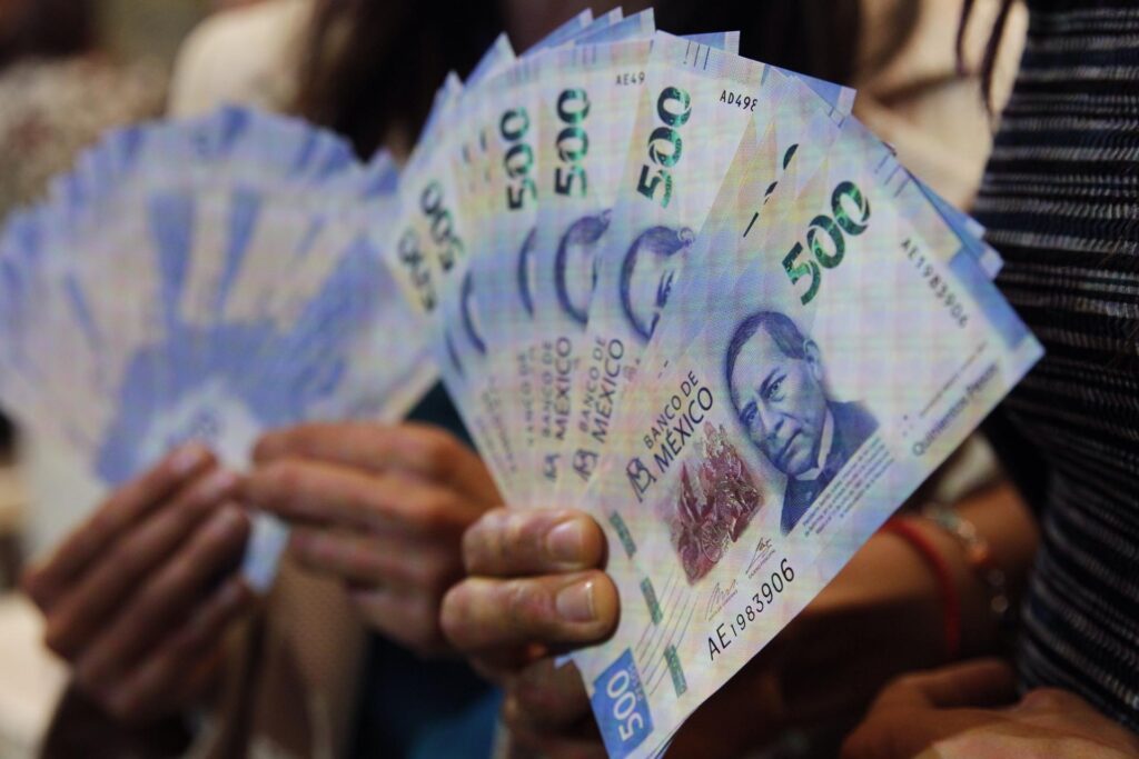 Piden a Sheinbaum una reforma fiscal para salarios y prestaciones