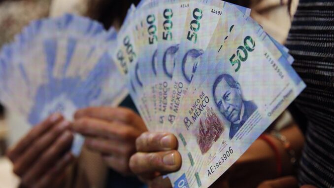 Piden a Sheinbaum una reforma fiscal para salarios y prestaciones