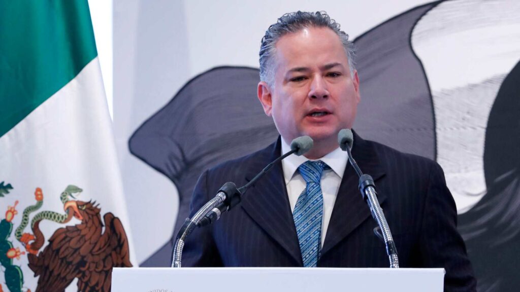 Economía formaliza la salida de Santiago Nieto del IMPI