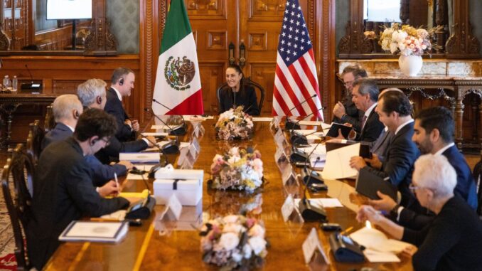 Sheinbaum aborda revisión del T-MEC con representante comercial de EE.UU.