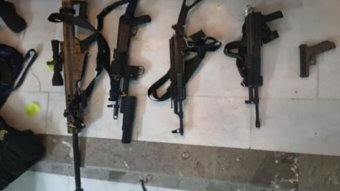 Detienen a dos miembros de Los Chapitos; tenían un fusil Barrett