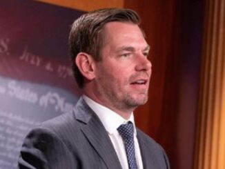 El demócrata Eric Swalwell renuncia al Congreso de EE.UU. tras denuncias de abuso sexual