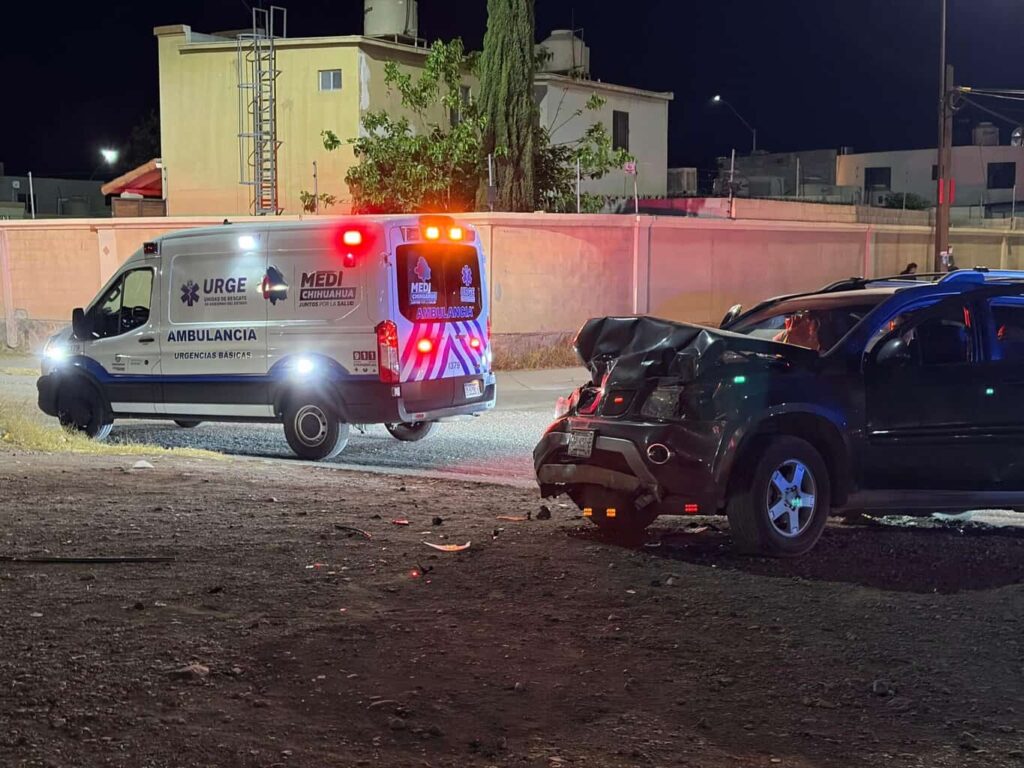 Conductores provocan choque en Praderas del Sur ; uno ebrio