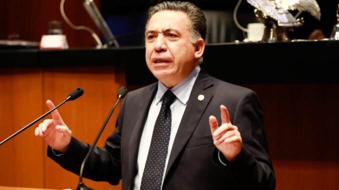Senador Izunza, señalado como narcopolítico pide licencia de dos días por «embestida mediática»