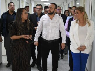 Reconoce Arturo Medina a Maru Campos por Centro de Justicia para Mujeres en Parral