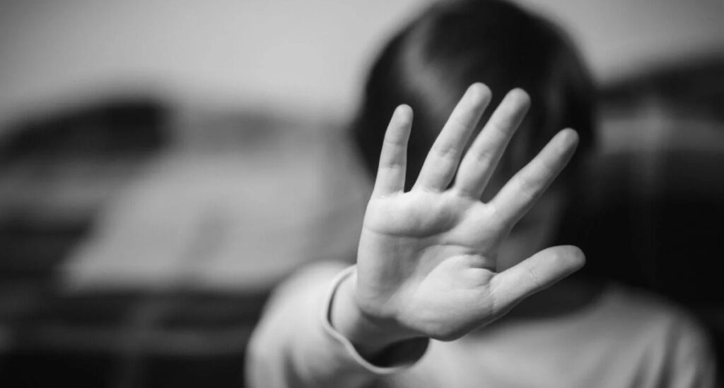 Presentan herramienta de IA para detectar riesgos de abuso sexual infantil
