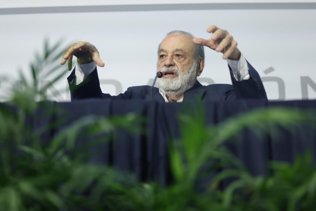 Carlos Slim asegura que EE.UU. tiene una «gran necesidad» de los trabajadores mexicanos