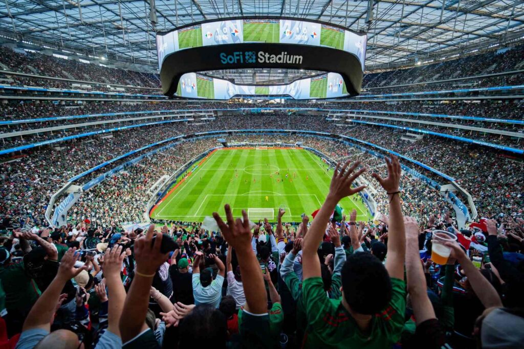 Trabajadores del SoFi Stadium aprueban huelga a una semana del Mundial 2026