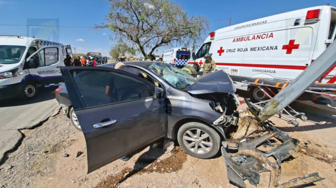 Cuatro lesionadas tras choque a exceso de velocidad en autopista Aldama a Chihuahua