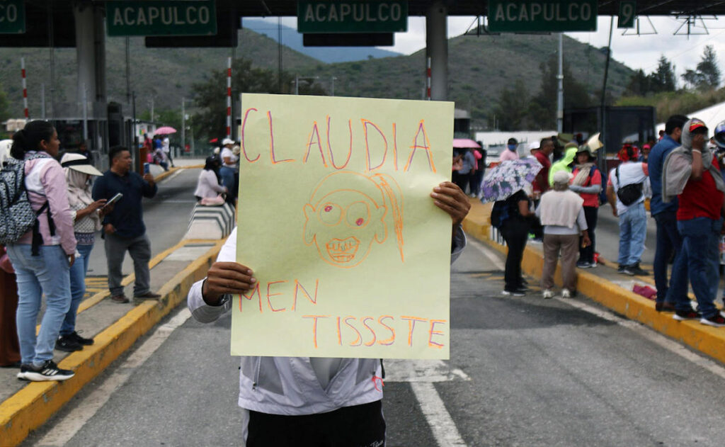 La CNTE mantiene su huelga y anuncia refuerzo del plantón en CDMX