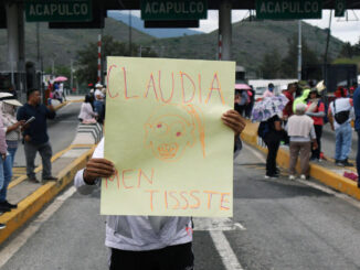 La CNTE mantiene su huelga y anuncia refuerzo del plantón en CDMX