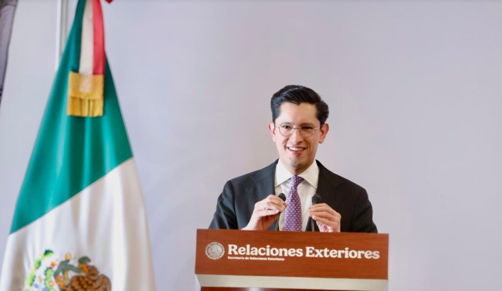 Roberto Velasco responde a Cayetana Álvarez de Toledo y defiende la soberanía de México