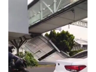 Se desprende techumbre de puente peatonal en la Terminal 1 del AICM; una automovilista resulta lesionada