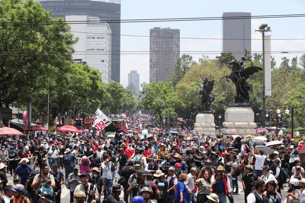 SSC CDMX abre investigaciones tras enfrentamientos durante marcha de la CNTE