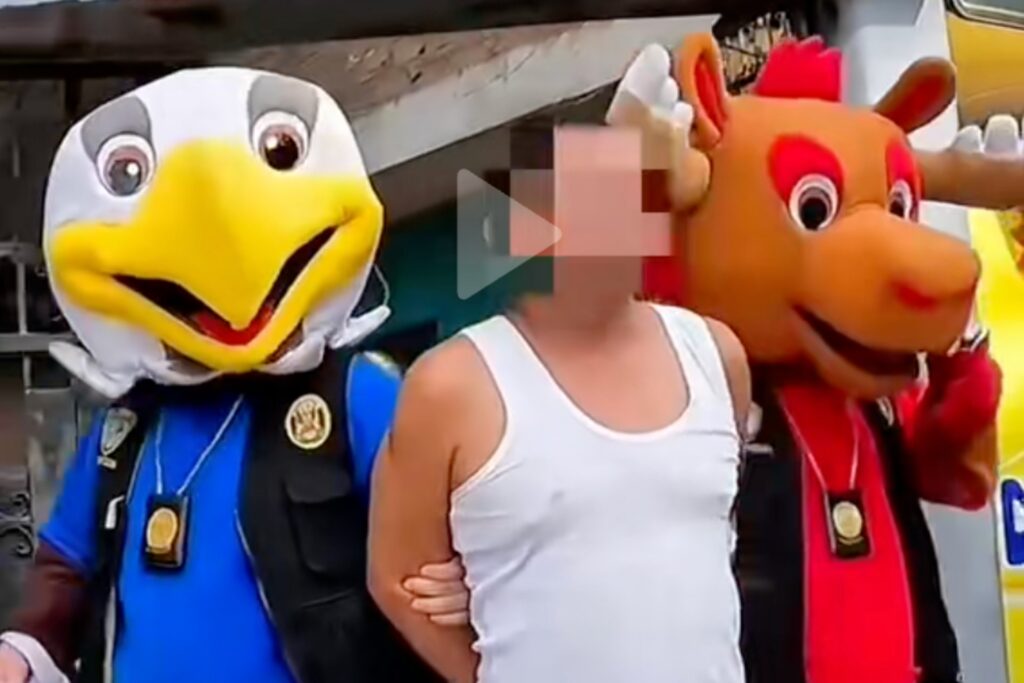 Video: Policías de Perú se disfrazan de mascotas del Mundial para detener a un narcotraficante