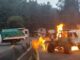 Pobladores incendian camionetas en la carretera México-Toluca para exigir freno a la tala clandestina