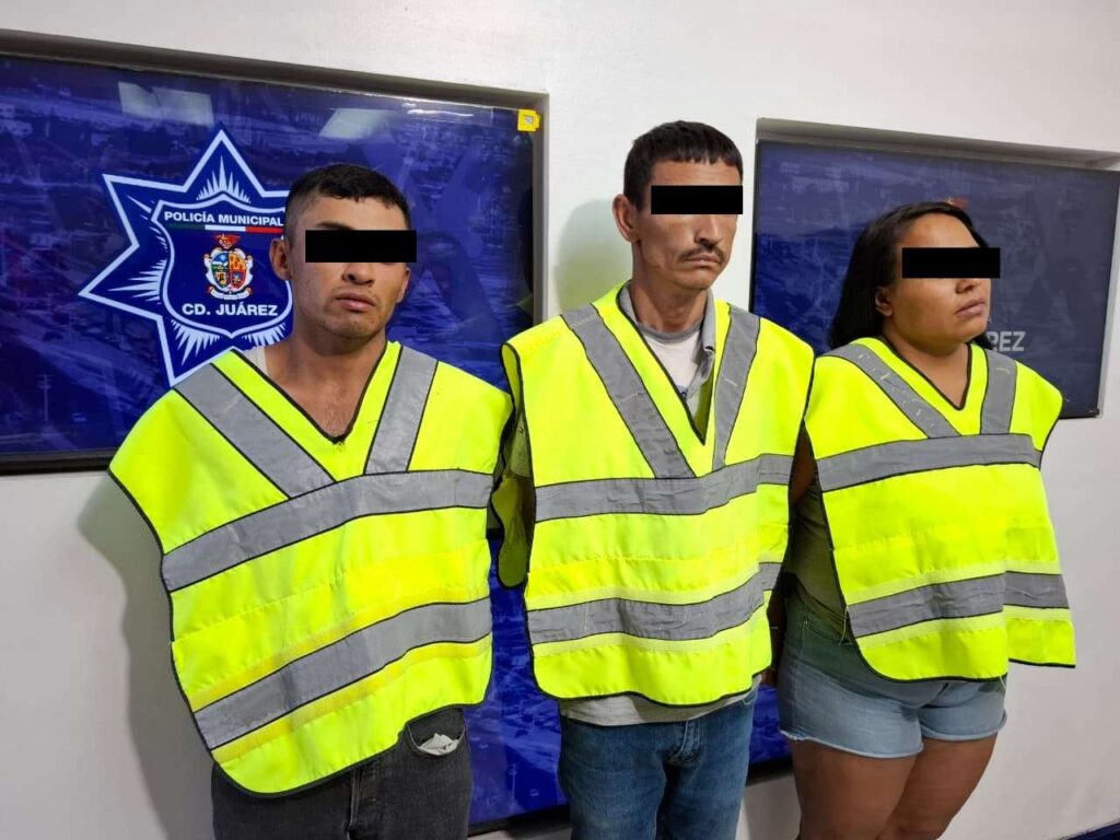 Detienen a asaltante y a dos de sus acompañantes
