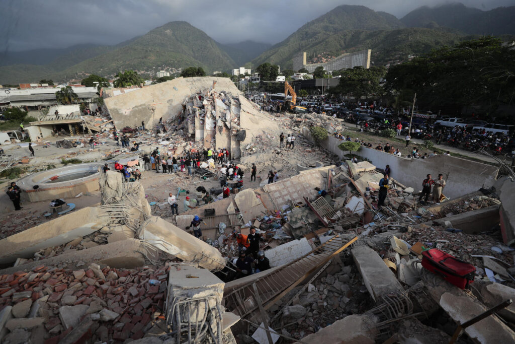 Venezuela ha recibido a más de mil 600 rescatistas para atender a víctimas de los terremotos
