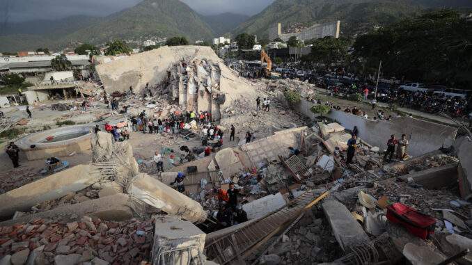 Venezuela ha recibido a más de mil 600 rescatistas para atender a víctimas de los terremotos