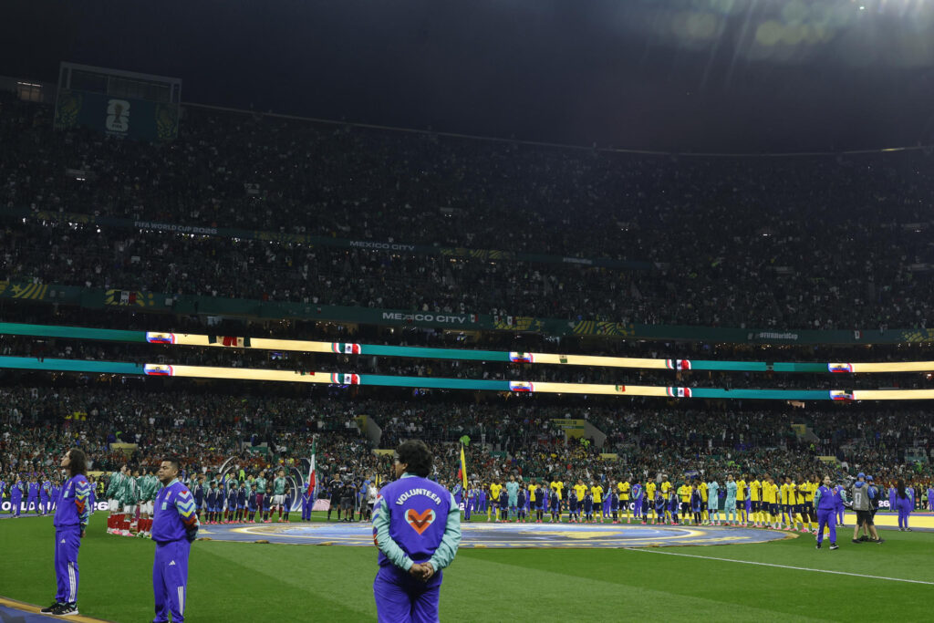 Grito de «¿Y si sí? cimbra el Azteca en pase de México a octavos de final