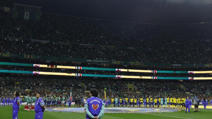 Grito de «¿Y si sí? cimbra el Azteca en pase de México a octavos de final