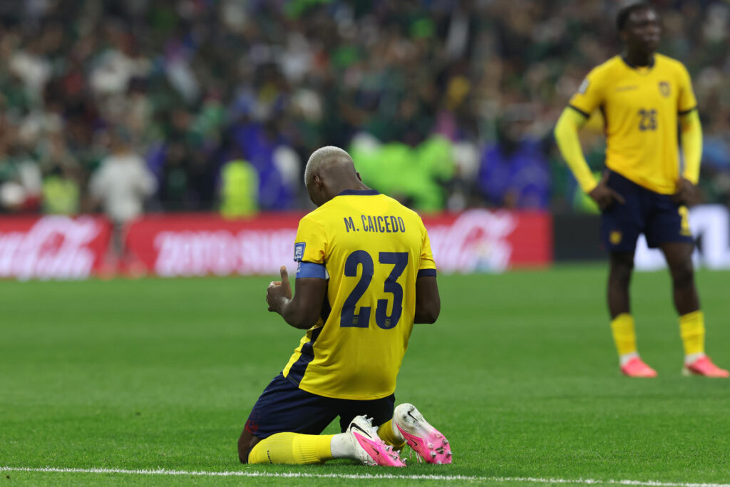Ecuador insiste en reclamar ante la FIFA sobre hechos antes y durante partido con México