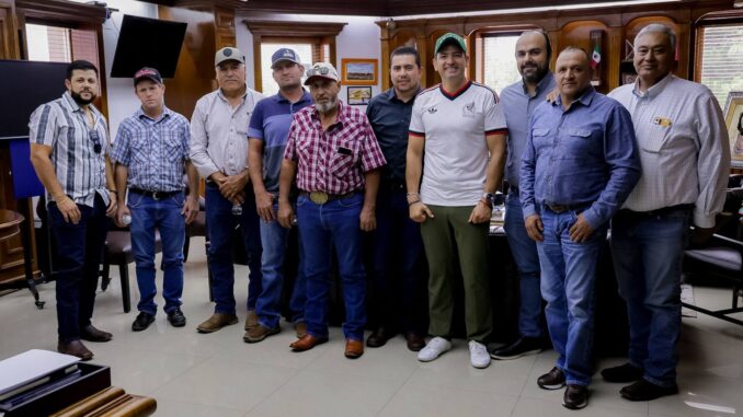 Dialoga alcalde Marco Bonilla con Fernando Suárez y líderes transportistas de Cuauhtémoc