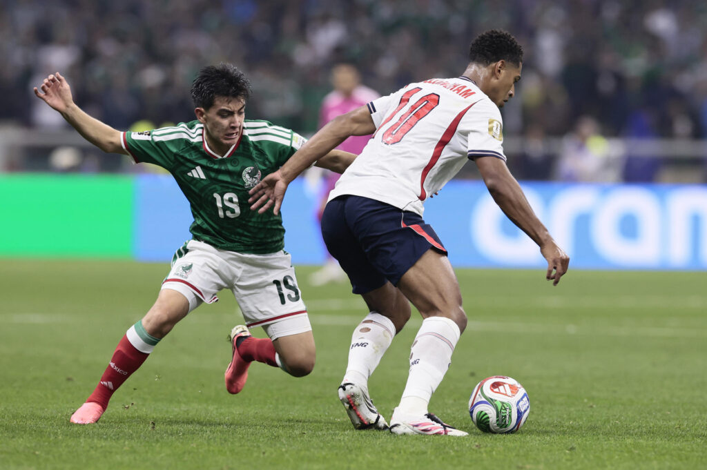 Video: Bellingham y su momento emotivo con Gilberto Mora