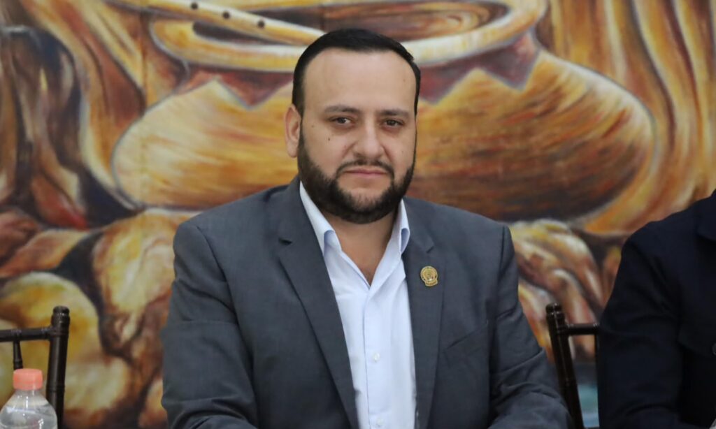 “Que le exija a Sheinbaum combatir al crimen organizado que provoca desplazamiento; Estado atiende desde el inicio”: Arturo Medina a Estrada