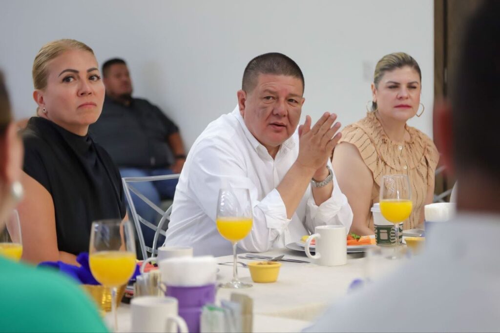 “Hay que preocuparse, pero sobre todo ocuparse por el futuro de Chihuahua”: César Jáuregui ante el Consejo de la Central de Abastos