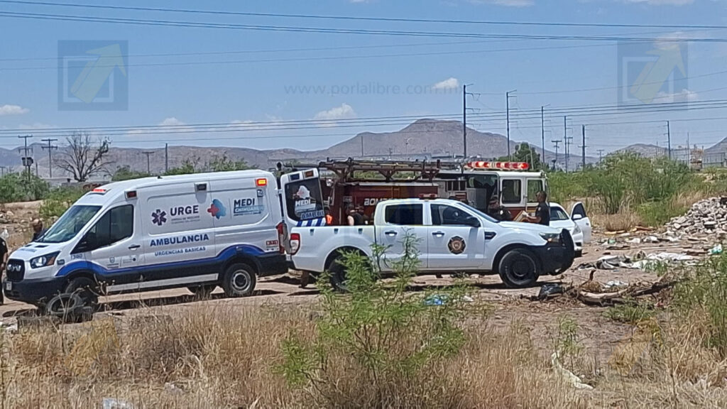 Rescatan con vida a joven tras intento de saltar de torre de alta tensión
