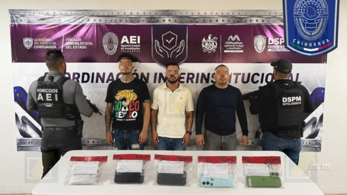 Presentan a 3 detenidos con droga en la colonia Cerro de la Cruz